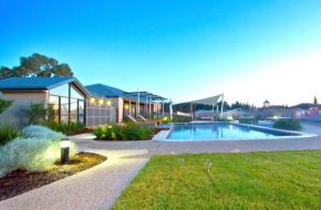 Club Wyndham Seven Mile Beach, Trademark Collection by Wyndham Cambridge